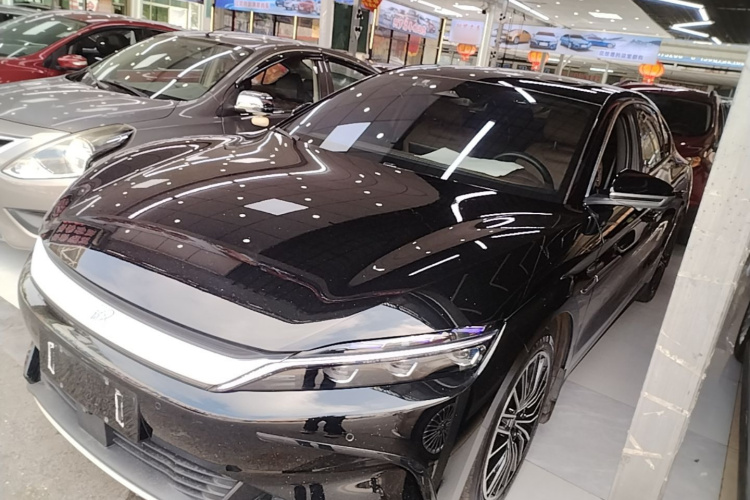 BYD Han 2023 car image #2