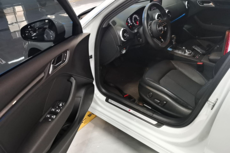 Audi A3 2021 immagine di auto #12