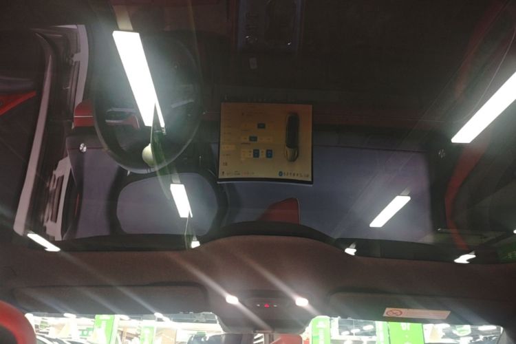 MI SU7 2024 immagine di auto #18