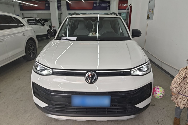 Volkswagen Tharu 2024 car image #3
