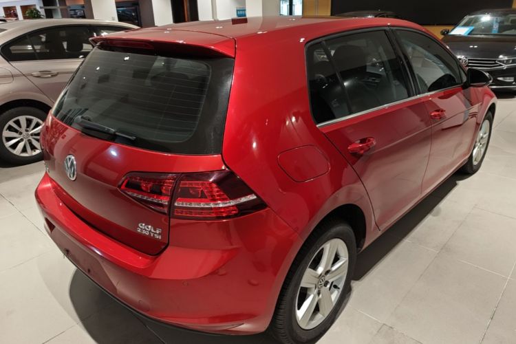 Volkswagen Golf 2017 car image #7