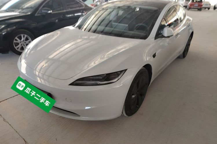 Tesla Model 3 2024 صورة سيارة #2