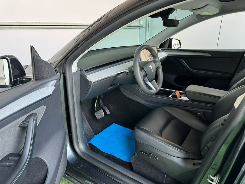 Tesla Model Y 2024 #3 Tesla Model Y 2024 car image #3