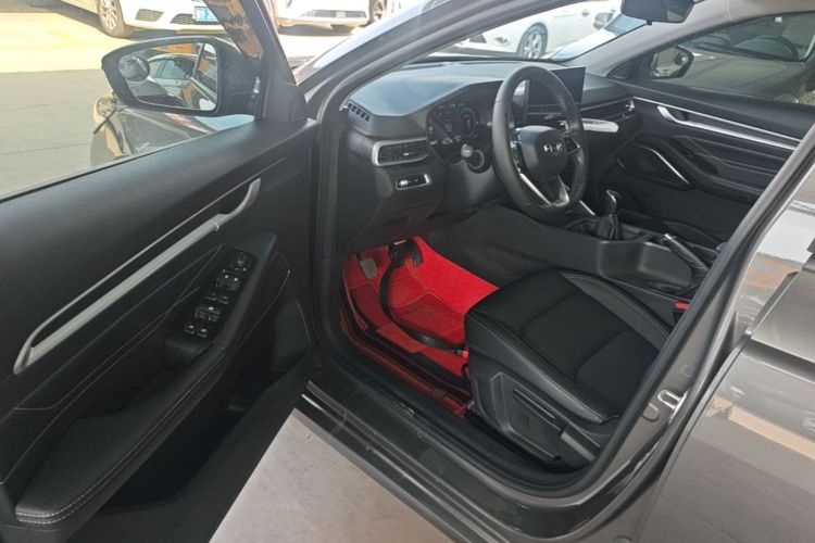 GEELY Emgrand 2023 car image #16