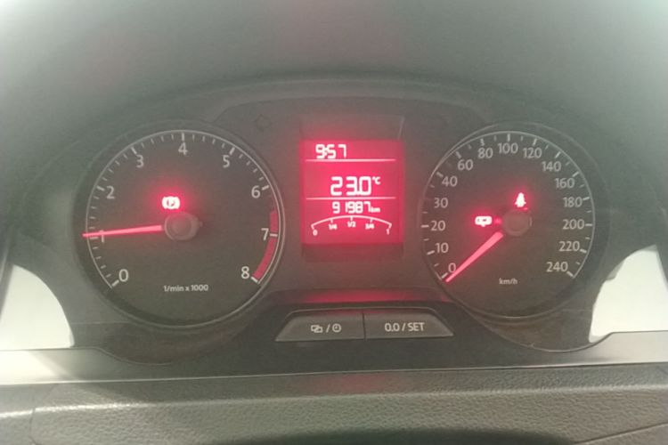 Volkswagen Santana 2015 car image #12