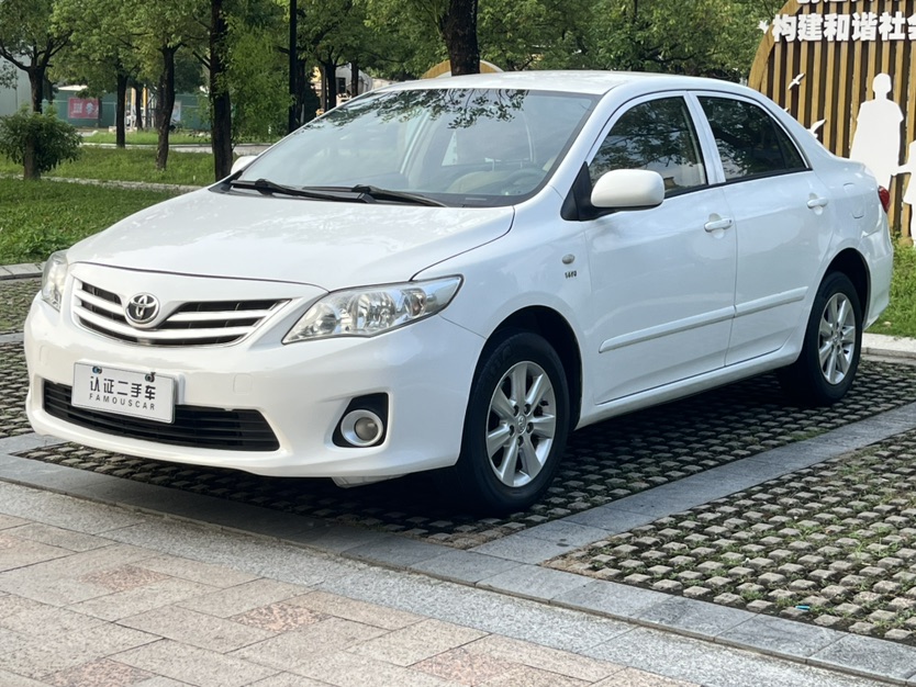 Toyota Corolla 2013 Toyota Corolla 2013 car image
