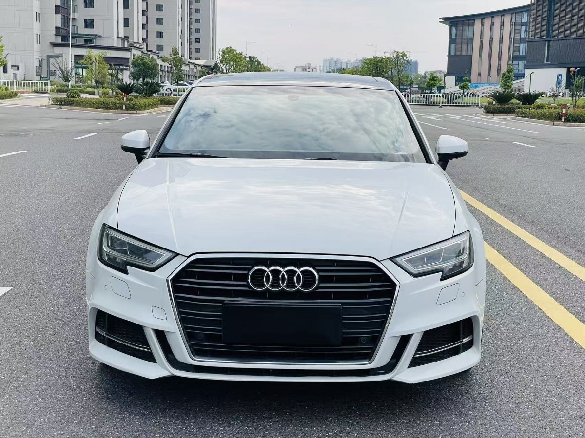 Audi A3 2017 car image #2