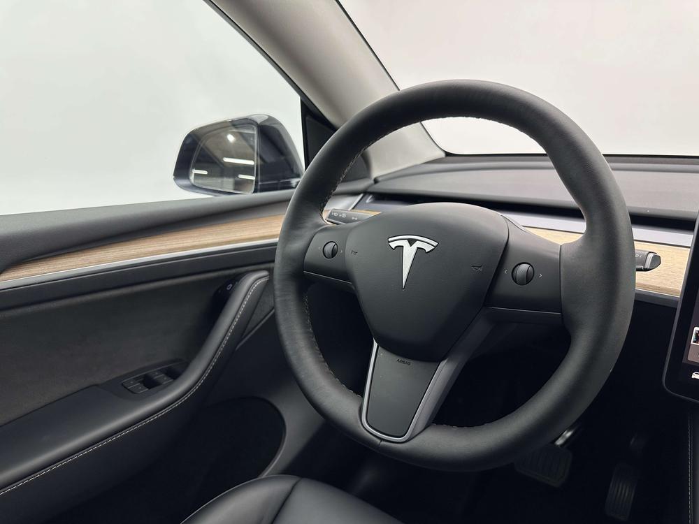 Tesla Model Y 2021 #22 Tesla Model Y 2021 car image #22