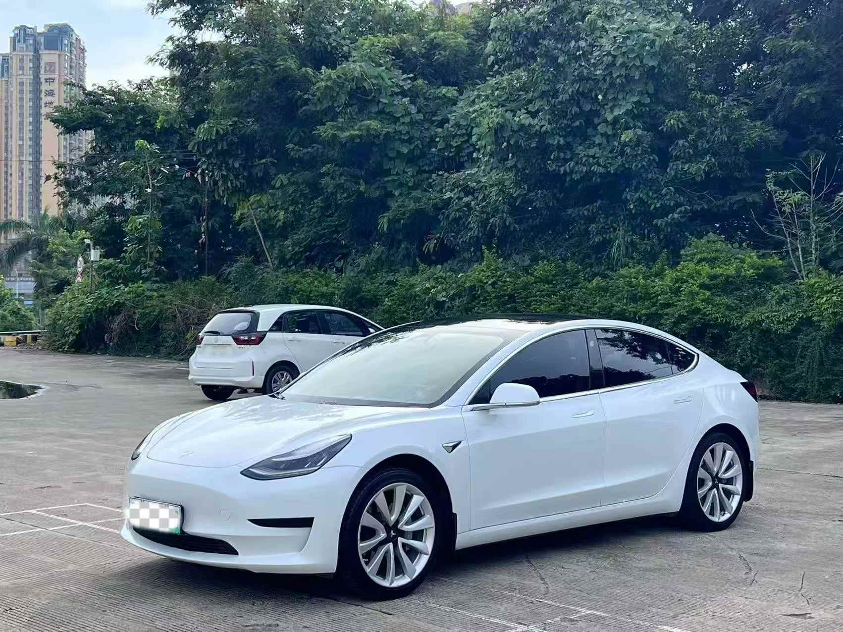 Tesla Model 3 2020 car image 