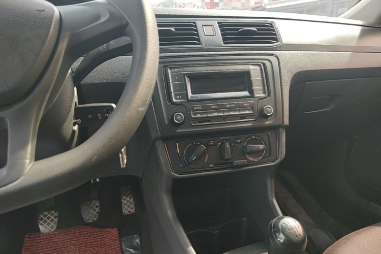 Volkswagen Santana 2017 car image #13