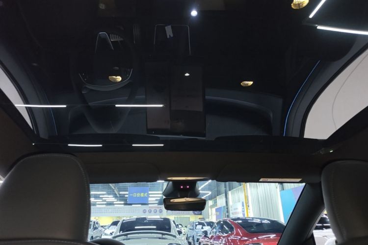 Tesla Model Y 2026 #18 Tesla Model Y 2026 car image #18