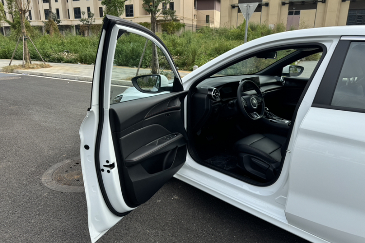MG 5 2026 #15 MG 5 2026 image de voiture #15