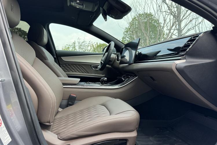BYD Han 2024 immagine di auto #17