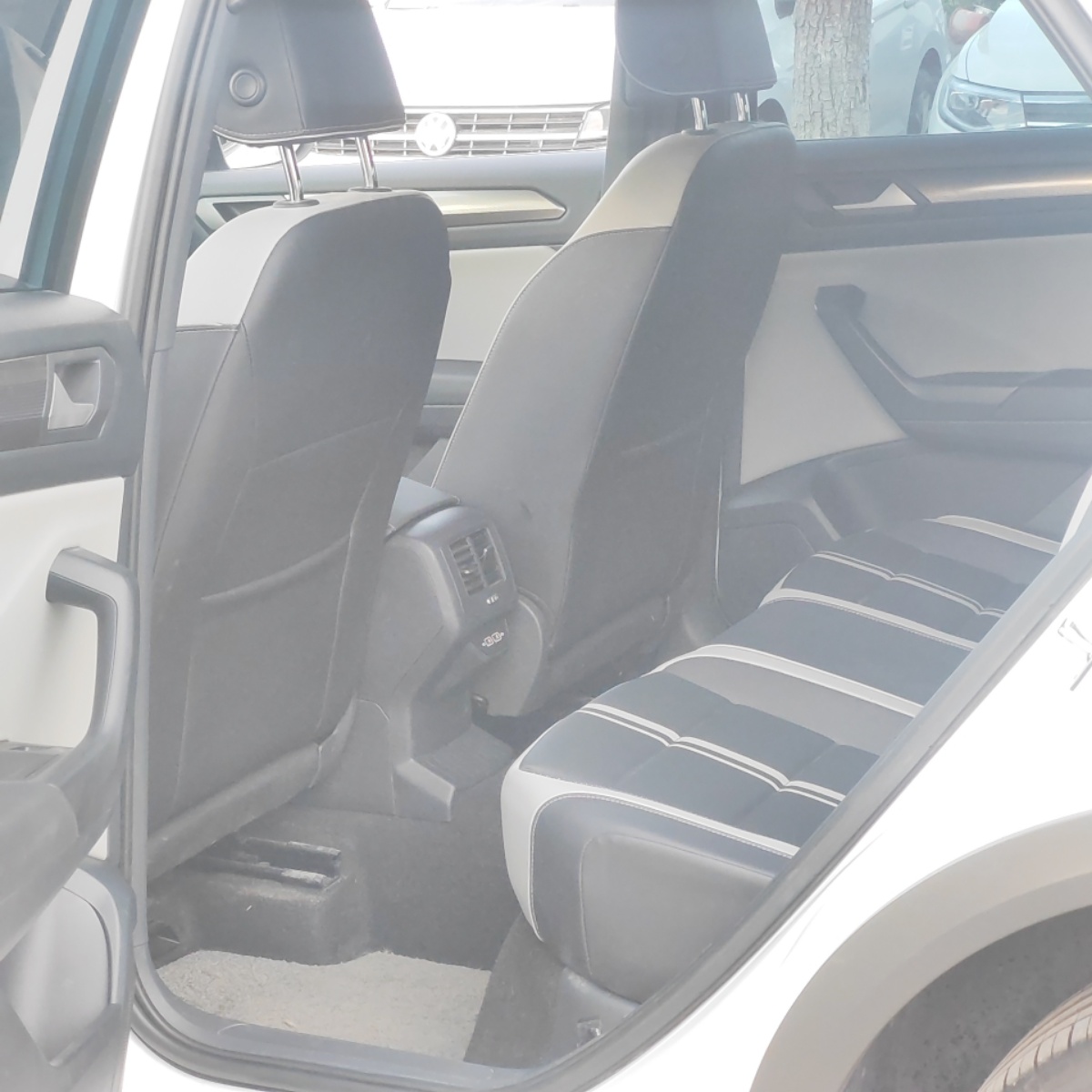 Volkswagen T-Roc 2024 #5 Volkswagen T-Roc 2024 car image #5