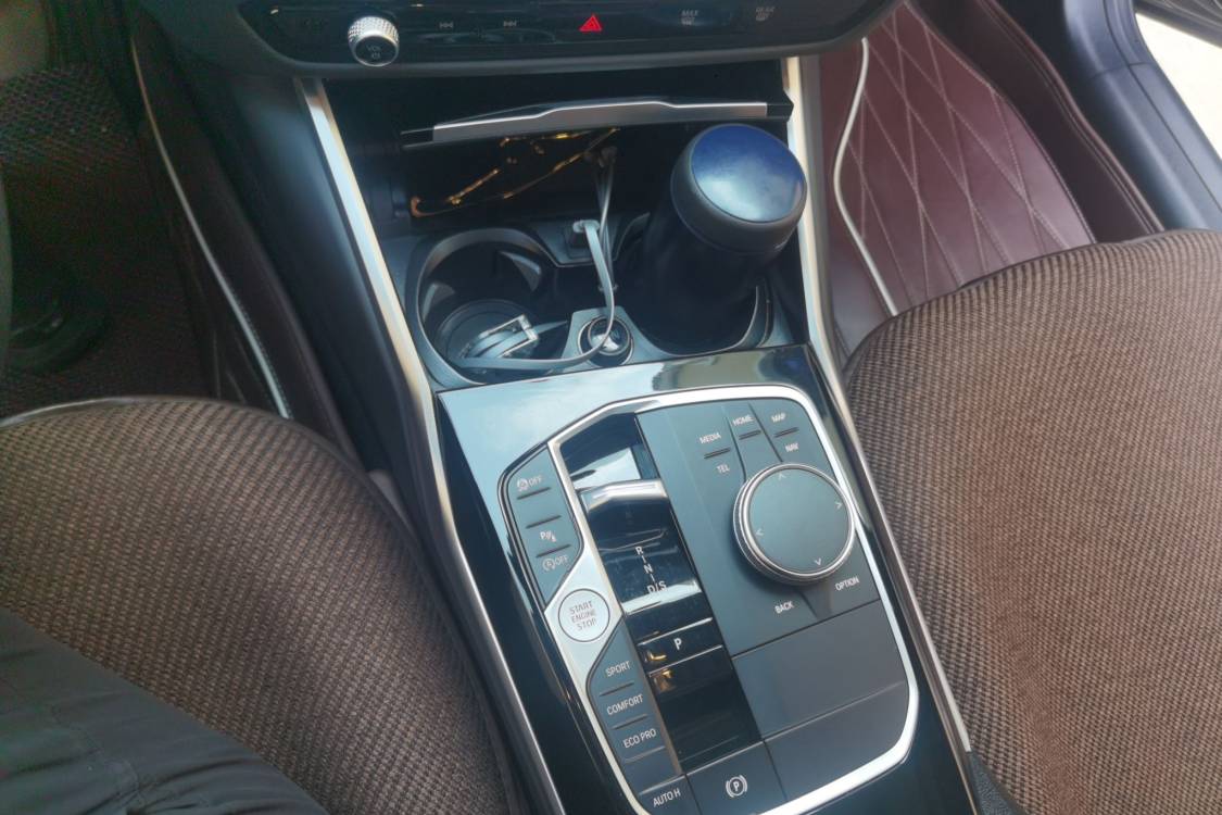 BMW 3 Series 2024 صورة سيارة #27
