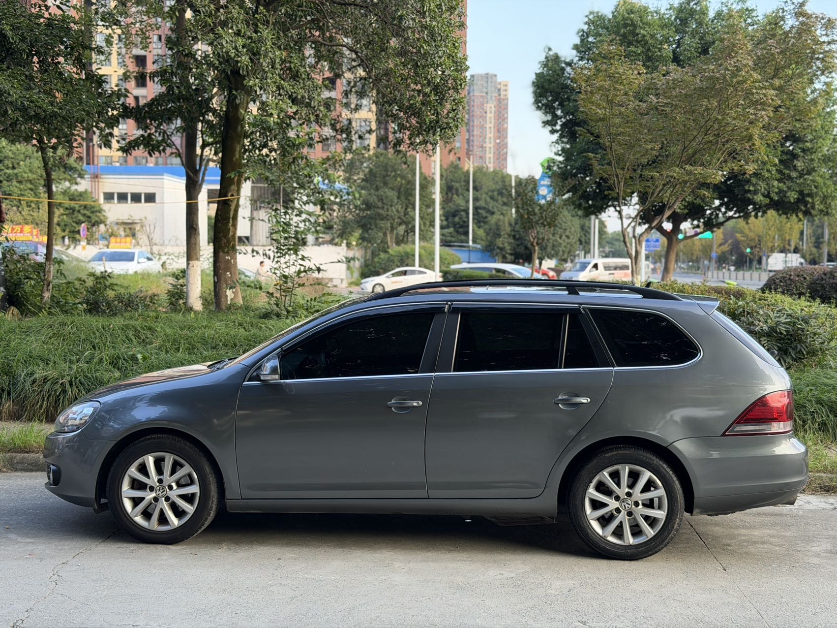 2013 car image #4