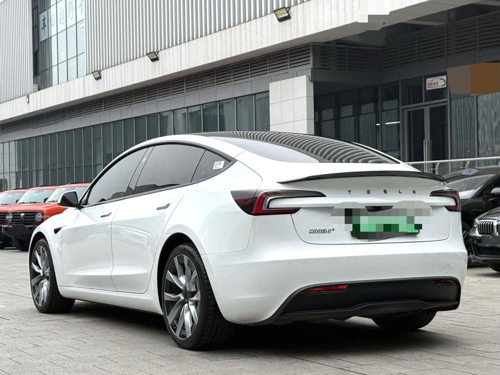 Tesla Model 3 2024 immagine di auto #4