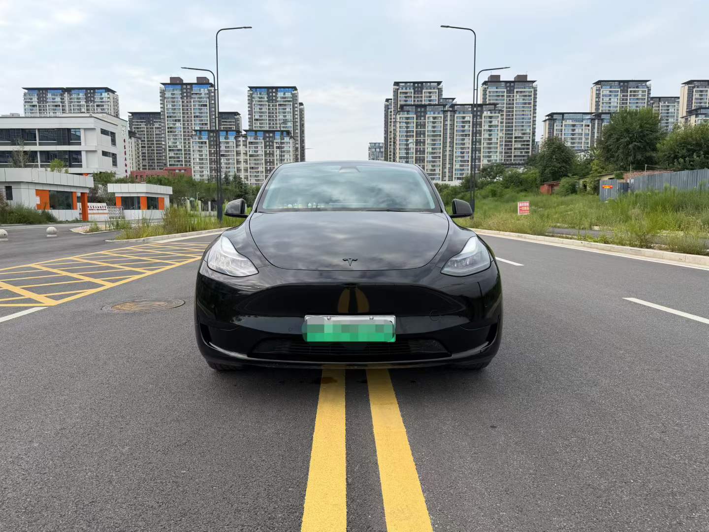 Tesla Model Y 2022 #2 Tesla Model Y 2022 car image #2