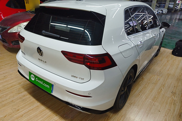 Volkswagen Golf 2022 immagine di auto #7