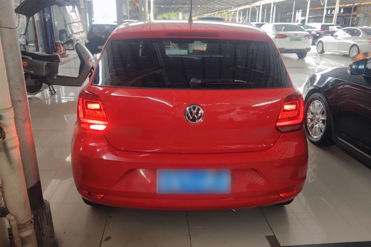 Volkswagen Polo 2016 car image #6