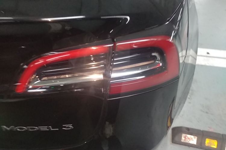 Tesla Model 3 2021 car image #8