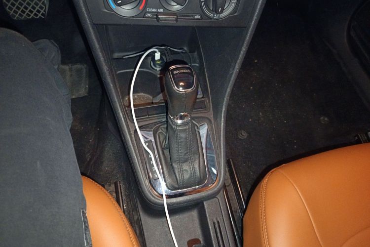Skoda Rapid 2018 image de voiture #18