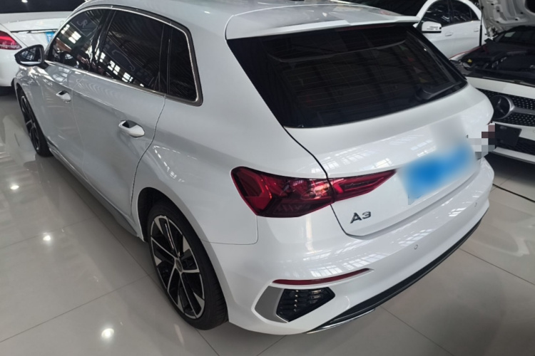 Audi A3 2023 immagine di auto #5