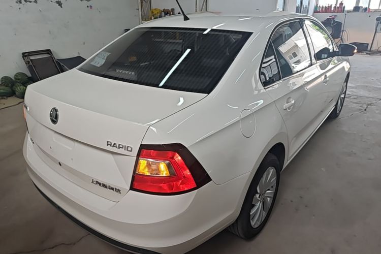 Skoda Rapid 2018 #5 Skoda Rapid 2018 car image #5