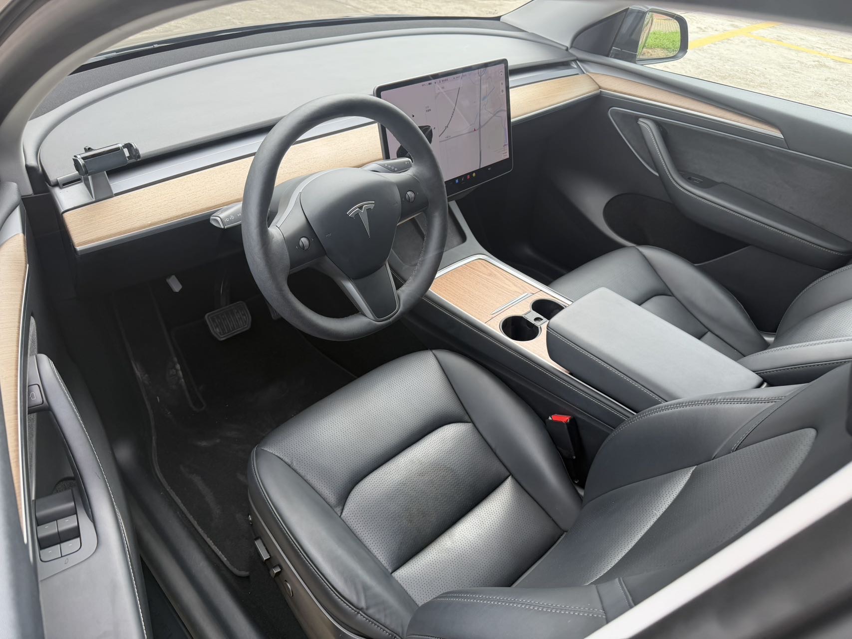 Tesla Model Y 2021 #4 Tesla Model Y 2021 car image #4