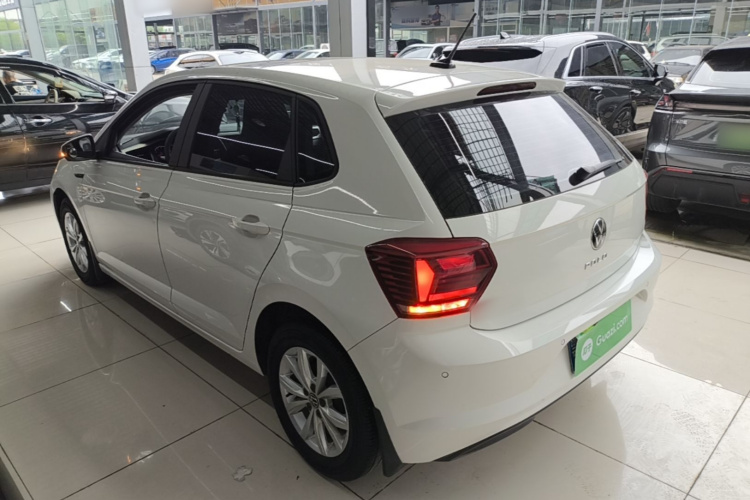 Volkswagen Polo 2021 car image #5