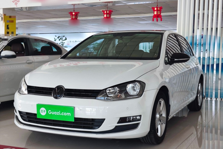 Volkswagen Golf 2017 car image #2