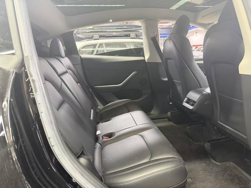 Tesla Model Y 2022 car image #20