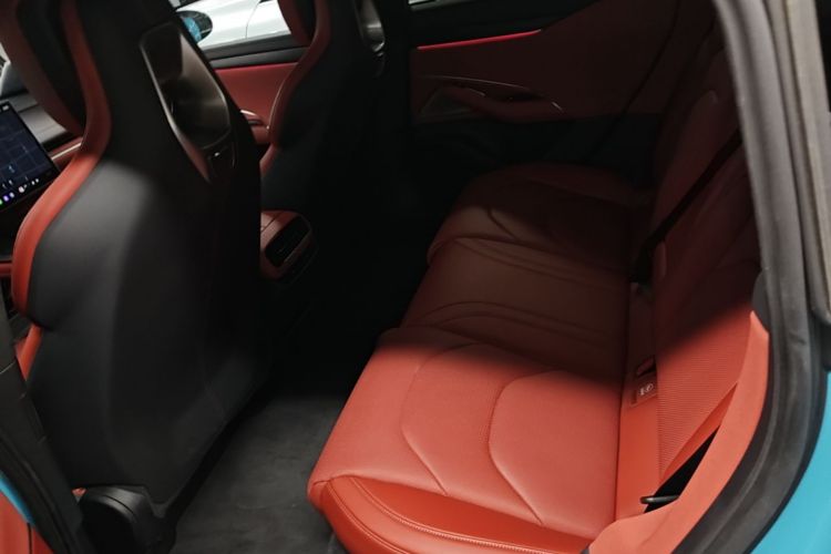 MI SU7 2024 car image #17
