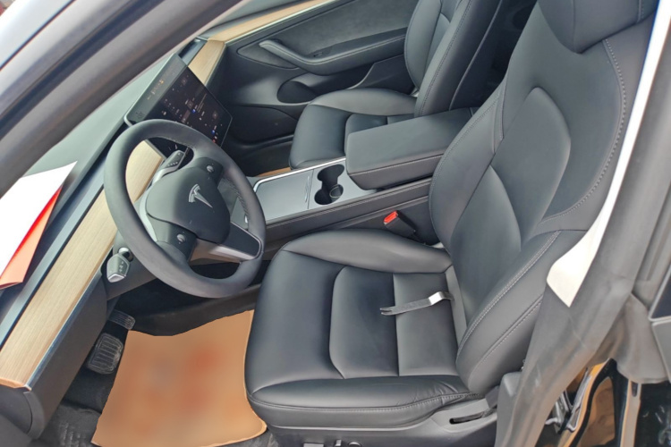 Tesla Model 3 2023 car image #19