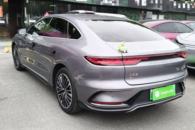 BYD Han 2023 car image #7