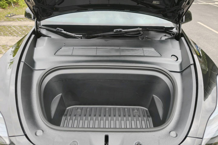 Tesla Model Y 2023 #22 Tesla Model Y 2023 car image #22