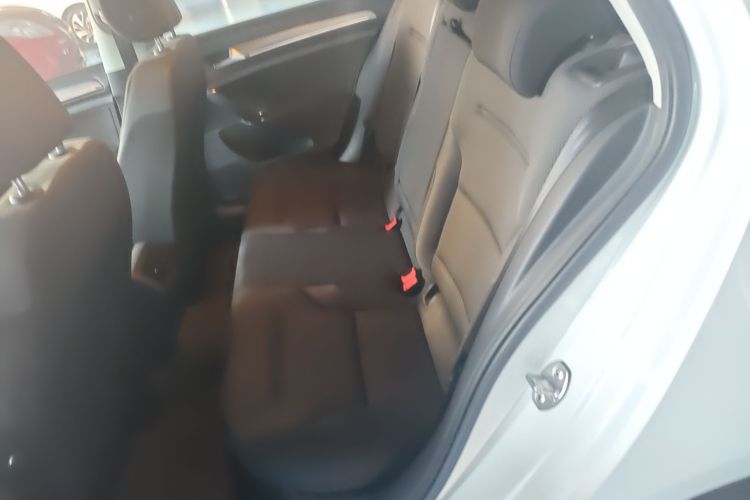 Volkswagen Golf 2017 изображение автомобиля #17