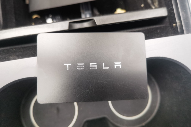 Tesla Model 3 2023 car image #11