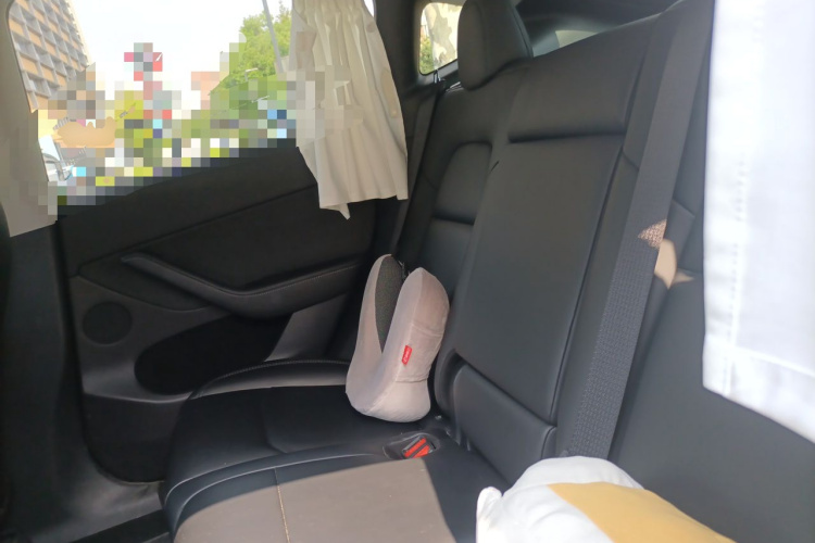 Tesla Model Y 2023 #10 Tesla Model Y 2023 car image #10