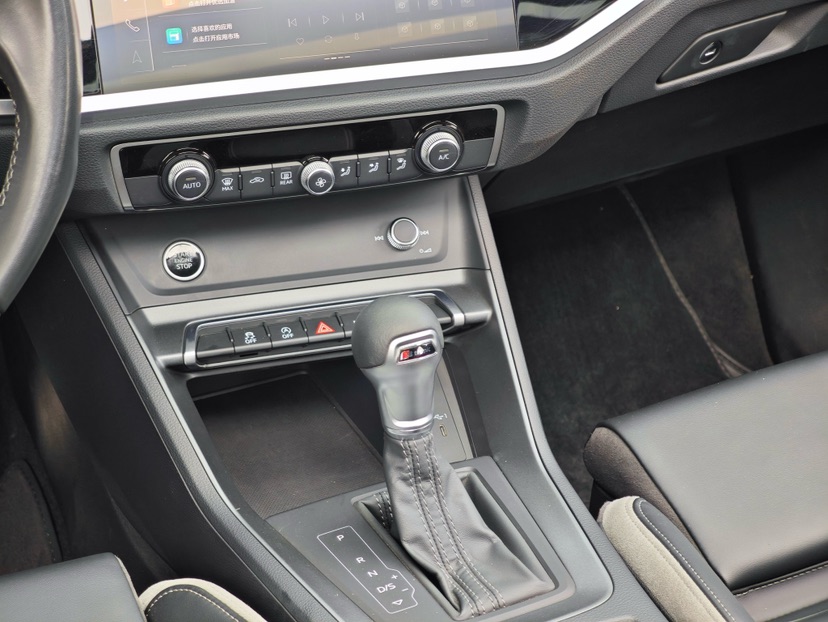 Audi Q3 2024 car image #6