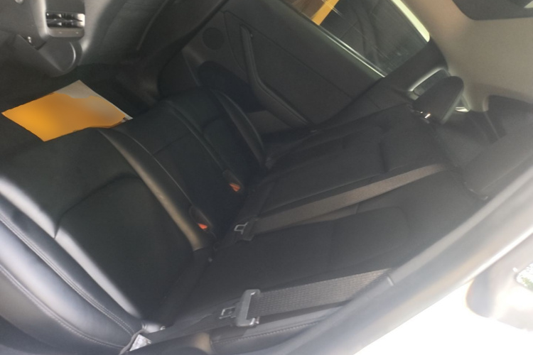 Tesla Model Y 2023 immagine di auto #17
