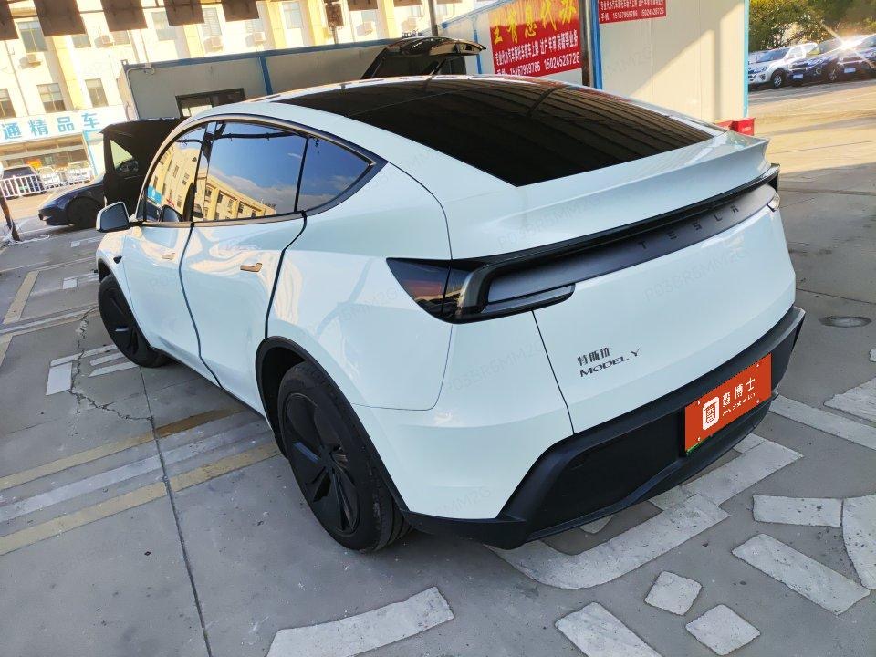 Tesla Model Y 2025 car image #4