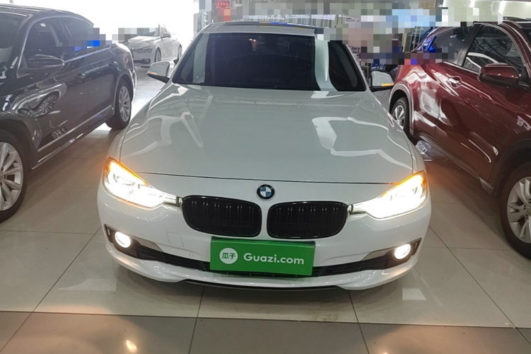 BMW 3 Series 2018 car image #3