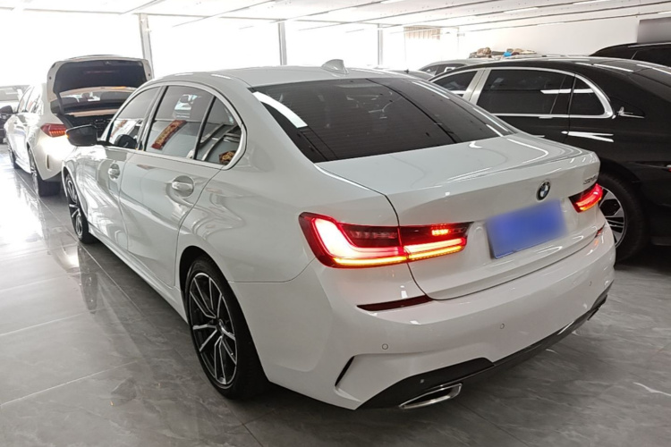 BMW 3 Series 2021 car image #5
