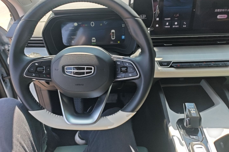 GEELY Emgrand L HiP 2022 immagine di auto #10