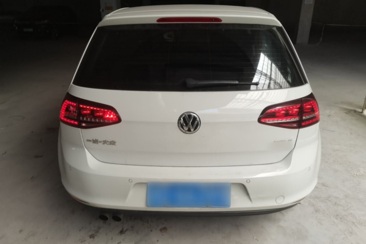 Volkswagen Golf 2017 car image #6