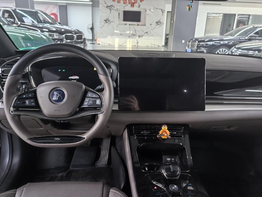 BYD Han 2023 car image #8