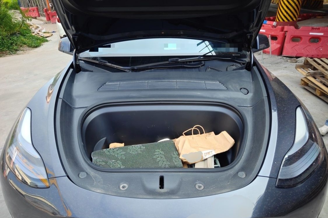 Tesla Model Y 2024 #3 Tesla Model Y 2024 car image #3