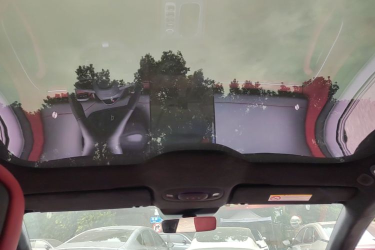 MI SU7 2024 immagine di auto #21