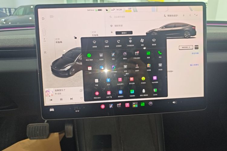 Tesla Model 3 2024 car image #13